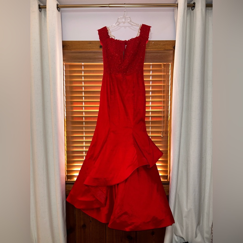 Women’s Faviana Dress
